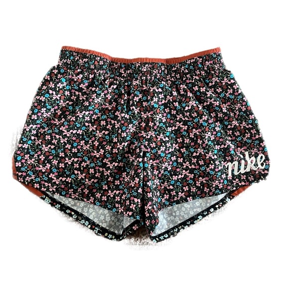 Nike Like New 10K Femme Running Shorts in Floral Print Size Small - Picture 3 of 6